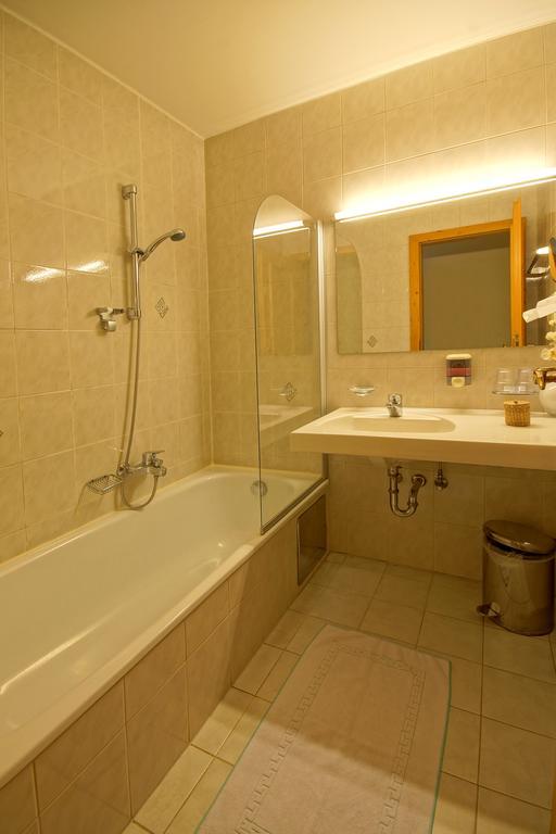 Hotel Restaurant Das Roessl Windischgarsten Room photo